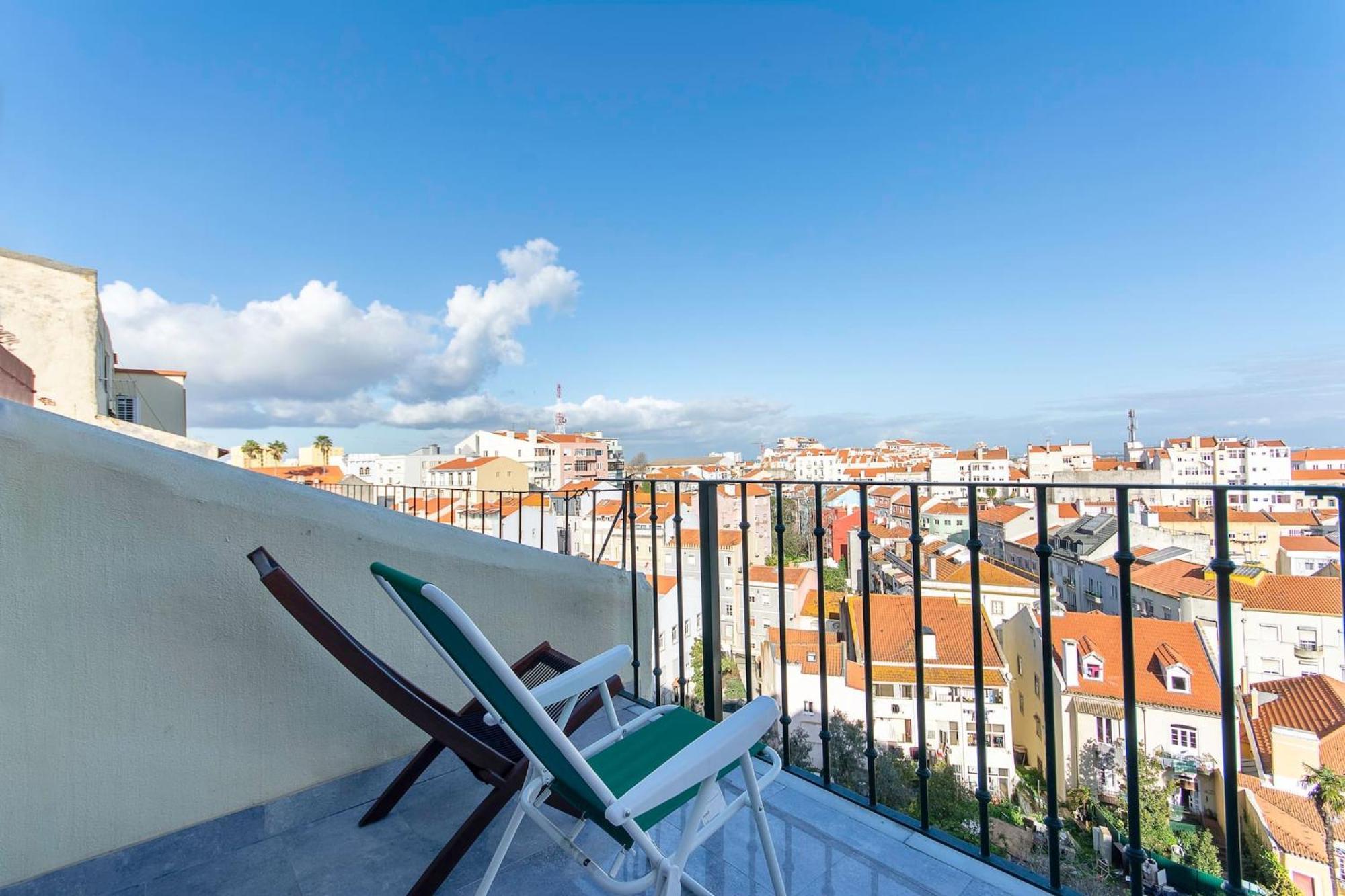 Amidst The Rooftops Of Lissabon Exterior foto